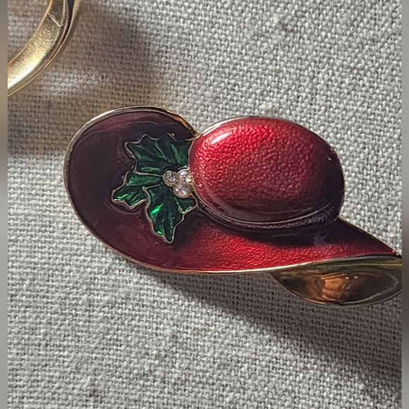 Avon 1990s Gold w Red Gemstone Heart and Bow and Enamel Red Hat Brooch Set - Picture 2 of 7